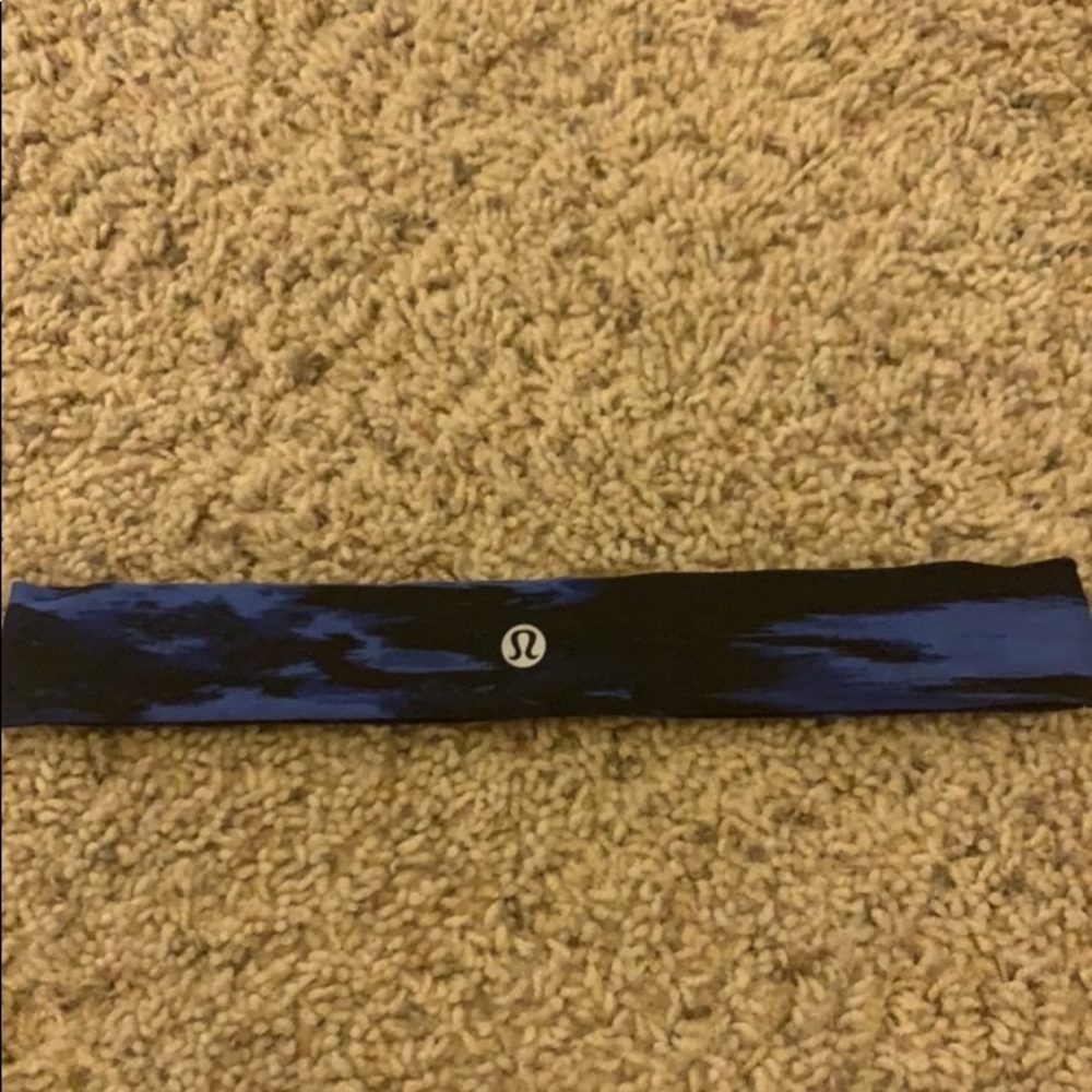 lulu lemon blue and black athletic headband